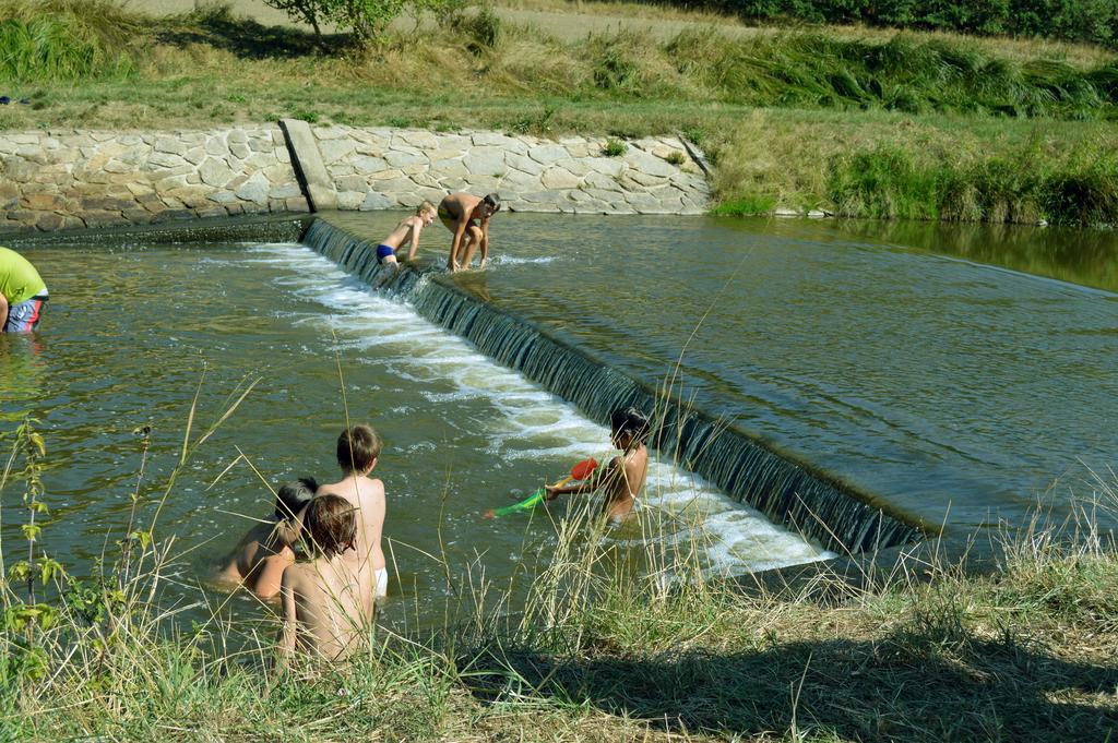 Kempink U Serifa Protivín Dış mekan fotoğraf